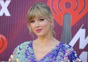 iHeartRadio-Awards-2019 Taylor Swift.jpg