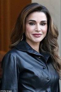 Queen Rania in Paris.jpg