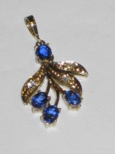 antique sapphire pendant 7-15-06.jpg