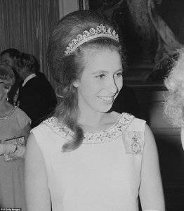 Princess_Anne wore Cartier Halo tiara.jpg
