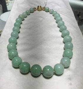 Jadeite Bead Necklace A (2).jpg