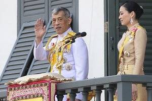 King Maha Vajiralongkorn and Queen Suthida.jpg