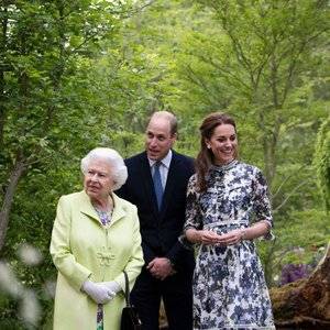 queen-elizabeth-ii-is-shwon-around-back-to-nature-by-prince-news-photo-1145307979-1558380153.jpg