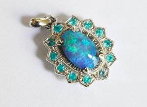 Opal_pendant.jpg
