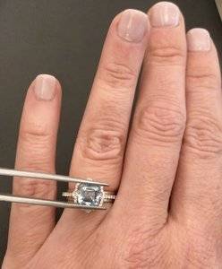 BE 1.6ct handshot setting.jpg