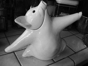 dancing pig teapot.jpg