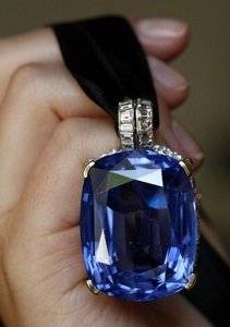 206.82 carat Sapphire Pendant of Duchess of Windsor (Wallis Simpson.jpg