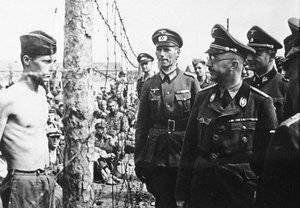 HimmlerAt POWCamp.jpg