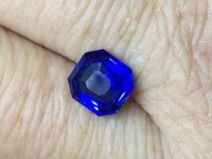 Asscher Sapphire LIght Box 2.JPG