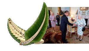 Queen's+Brooch.jpg