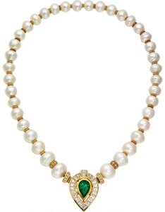 Emerald and Pearl Necklace 4.jpg