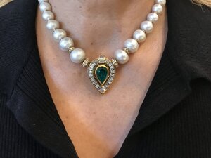 Emerald and Pearl Necklace 3.jpg