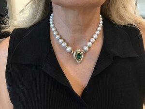 Emerald and Pearl Necklace 1.jpg