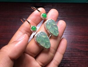 Jade leaf earrings (2).jpg