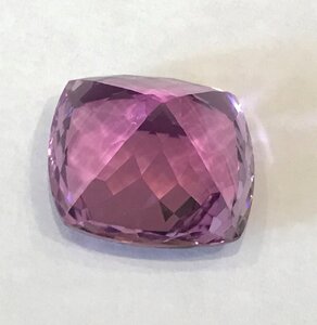 58.5ct Kunzite Photo 8 (2).jpg