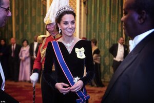 22124792-0-Kate_selected_the_Cambridge_Lover_s_Knot_tiara_for_the_occasion_-a-27_1576102937911.jpg