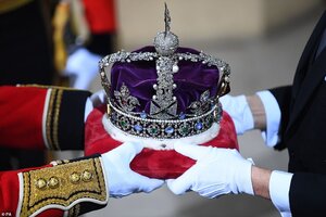The Imperial State Crown.jpg