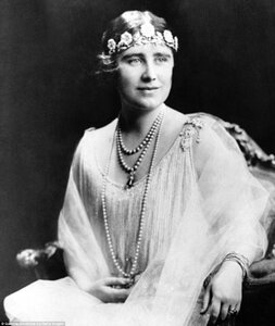 Queen Mother wore the Strathmore Rose Tiara.jpg