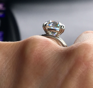 profileofavcmoissanite.png