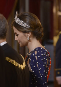 Queen+Letizia+Spain+Hair+Accessories+Pearl+KPMeeh9ePLHl.jpg