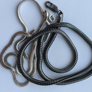 chains1.jpg