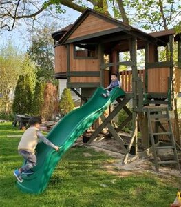 tree house.JPG
