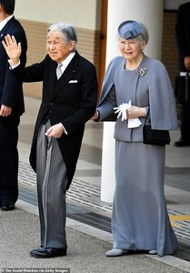 11510334-6855079-Emperor_Akihito_and_Empress_Michiko_are_seen_on_arrival_at_Kashi-a-3_15536750...jpg