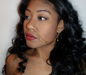 nose+chain.jpg