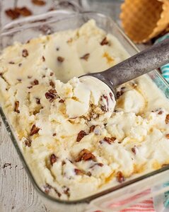 homemade-butter-pecan-ice-cream-700.jpg