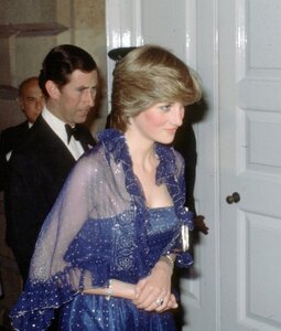 Prince-Charles-and-Princess-Diana-attend-an-event-at-the-Royal-Academy-1018x1200.jpg