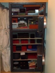jewelryinsafes.jpg