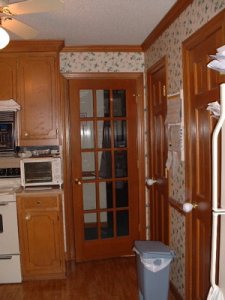 kitchenbefore2.JPG