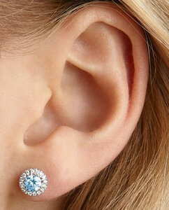 blue-halo-earring-in-1carat_9cd26e43-8d76-4716-a99f-af9d4787ab12_2800x2048.jpg