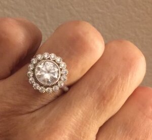 jeulia ring 1.jpg