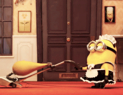 Minion-Cleaning-Dancing-In-Despicable-Me-2.gif