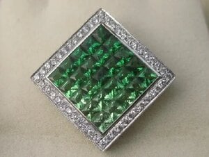 Tsavorite pendant.jpg