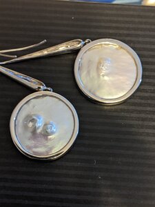Earrings_Pearl_back.jpg