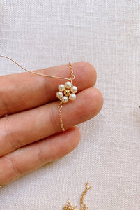 pearldaisychain20.jpg