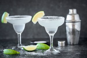 fresh-margarita-cocktail-recipe-759317-step-05-dae71772c4304cf7911489a1c7d219ab.jpg