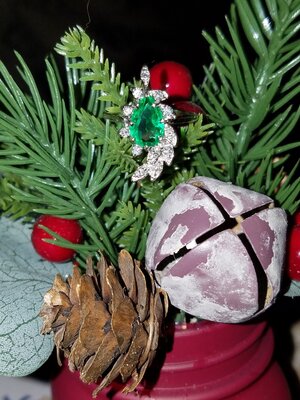 Christmas emerald1.jpg