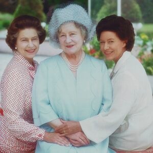 Queen-Elizabeth-II-Queen-Elizabeth-the-Queen-Mother-Princess-Margaret-1980.jpg
