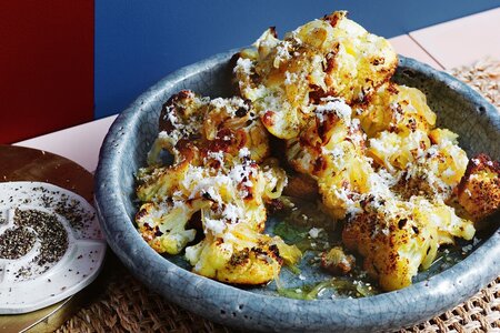 baked-cauliflower-with-haloumi-burnt-honey-and-zaatar-140910-2.jpg