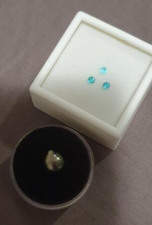 pearl and paraibas.jpg