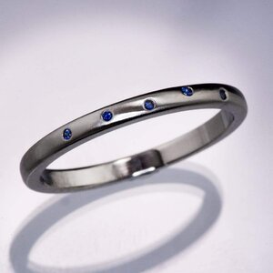 narrow-palladium-wedding-band-random-blue-flush-sapphires_DSC_2952-a_2000x.jpg