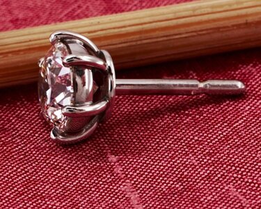 VC earring side (Large).jpeg
