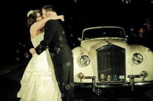 muffinweddingpiccar.jpg