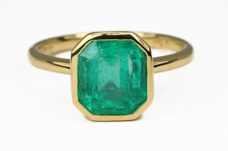 Opaque emerald ring deals