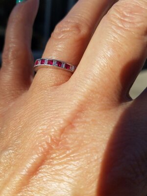18k ruby band 1.jpg