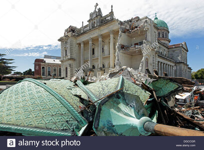 christchurch-after-the-earthquake-catholic-cathedral-DGCCGR.jpg