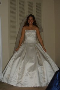 tryin-on-the-dress-018.jpg